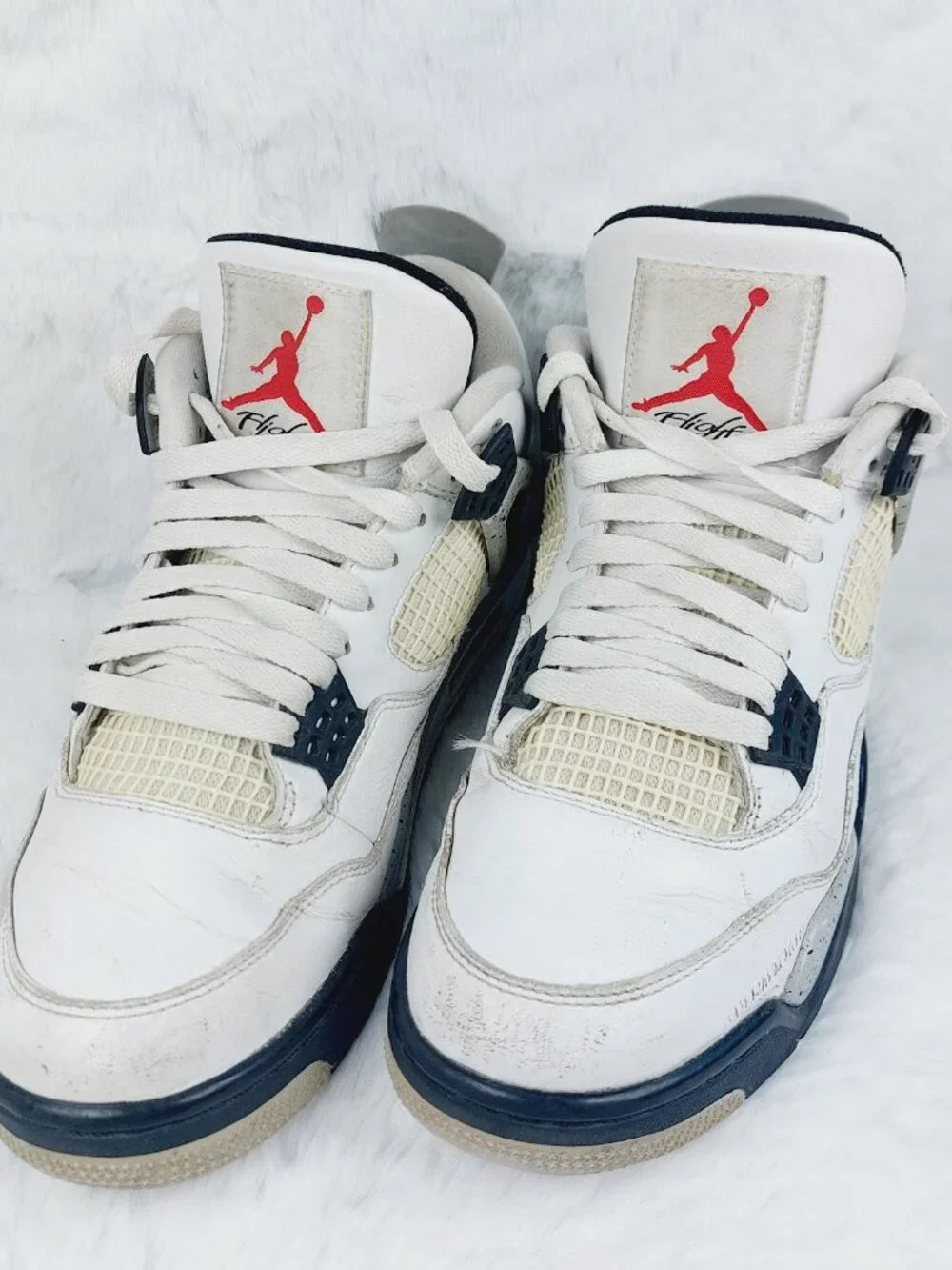Jordan Men's White Cement Black Air Jordan 4 Retro Leather Sneaker Size 9.5 - Picture 3 of 8